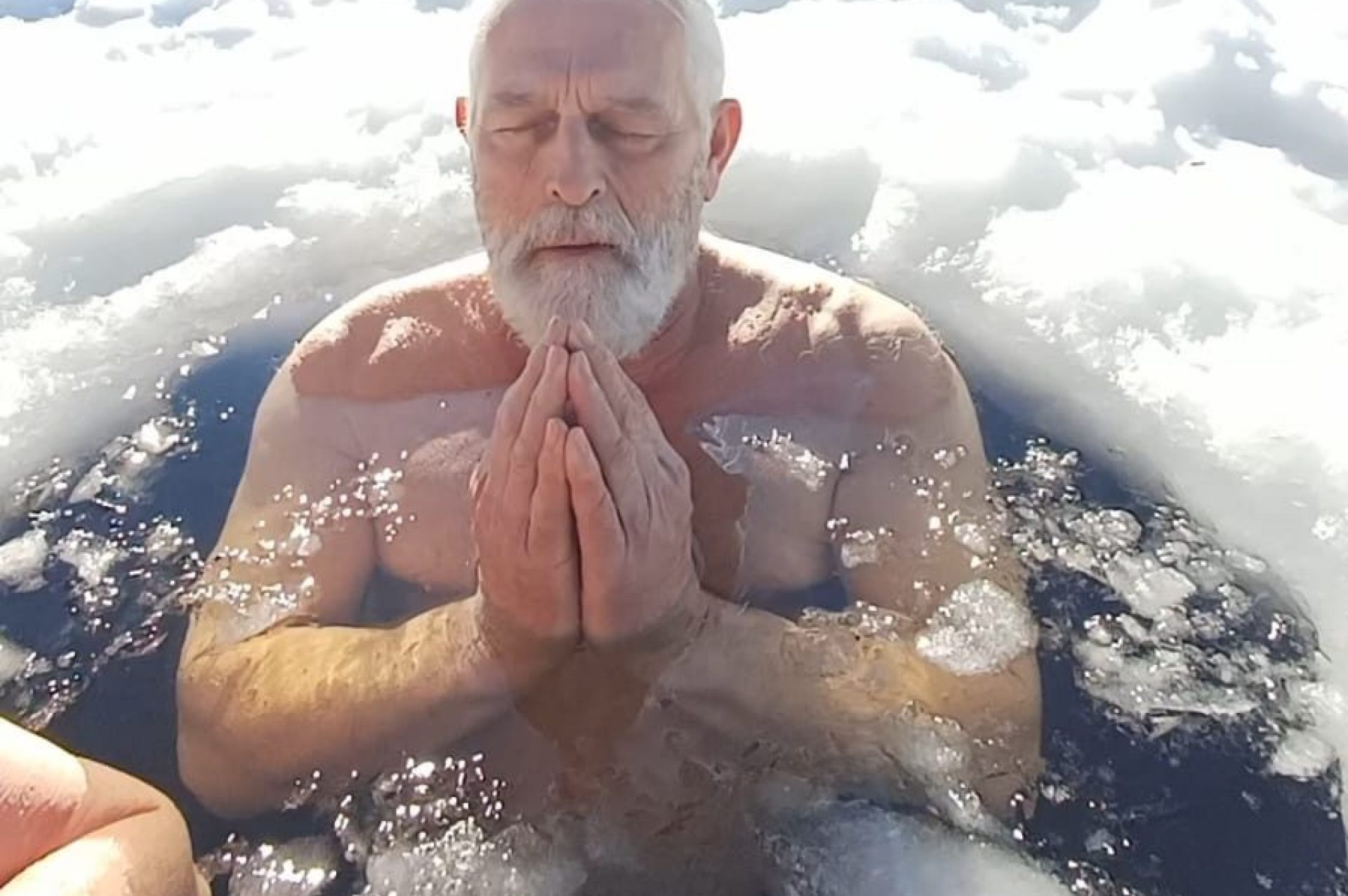 Peter_meditating_in_ice.jpg